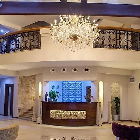 La Petra Hotell 3*