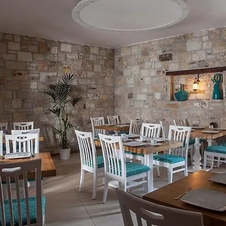 La Petra Hotell 3*
