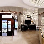 La Petra 3*