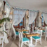 Hotel La Petra 3*